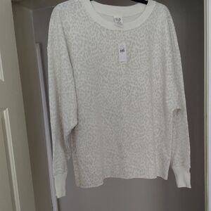 Ladies GAP White Leopard Print Long Sleeve Sweat Shirt.